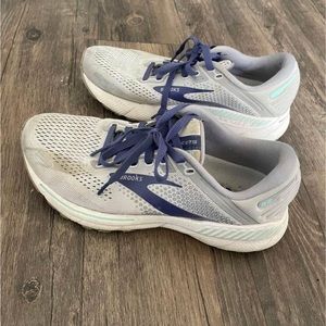 Gray brooks adrenaline running shoes size 7